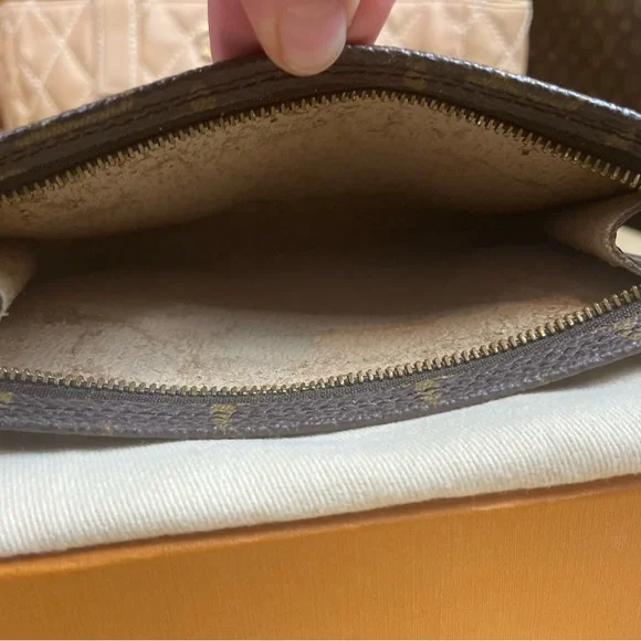 LOUIS VUITTON MINI POUCH/CLUTCH - Picture 4 of 5